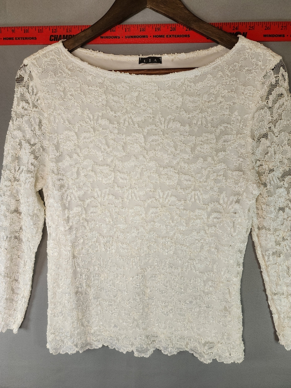 LIA White Lace Long-Sleeve Blouse